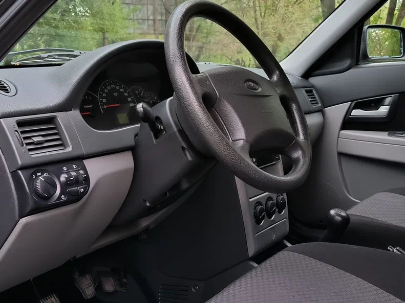 Lada (ВАЗ) Priora 2010 - 9