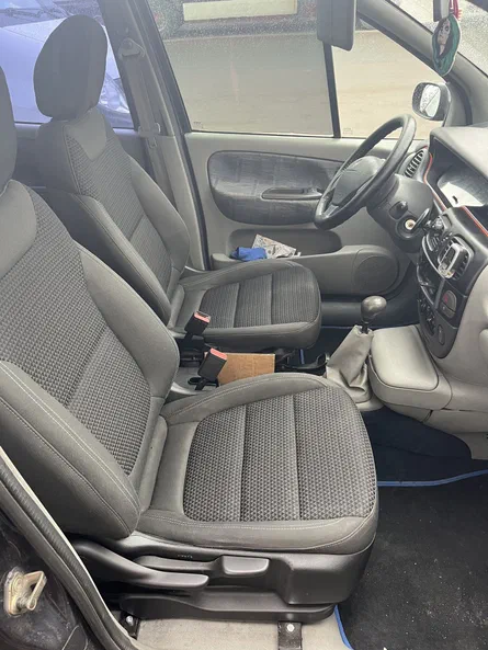 Renault Megane 2000 - 0