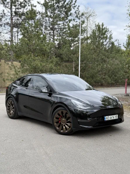 Tesla Model Y 2023 - 1