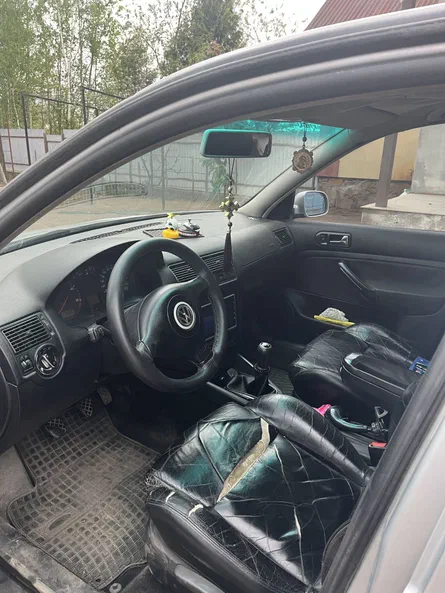 Volkswagen Golf 2001 - 6