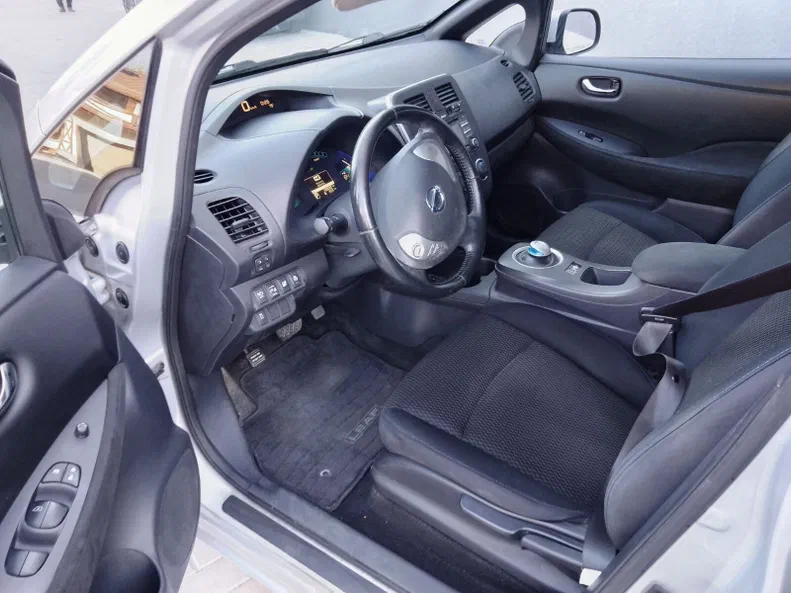 Nissan Leaf 2013 - 11