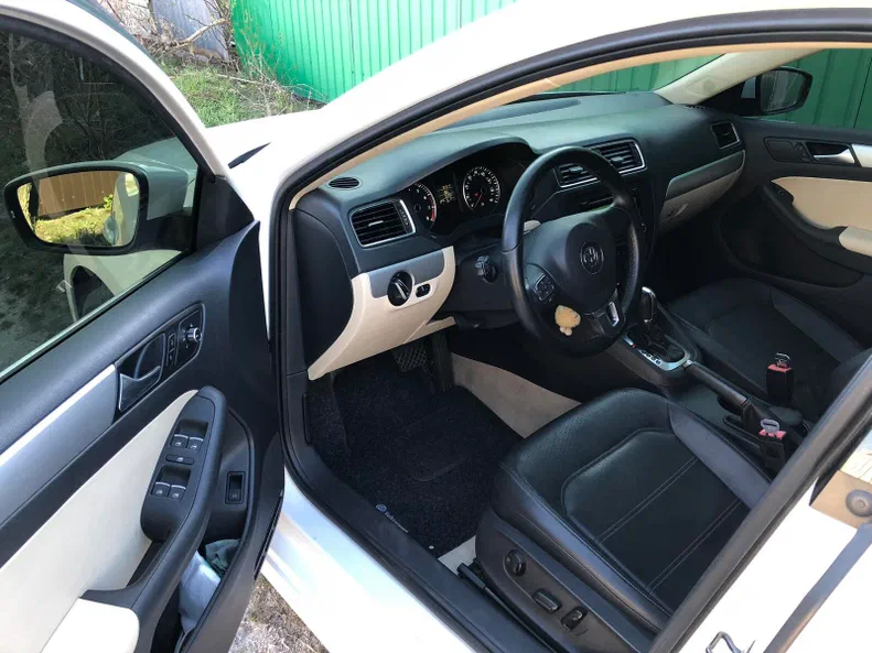 Volkswagen Jetta 2013 - 6