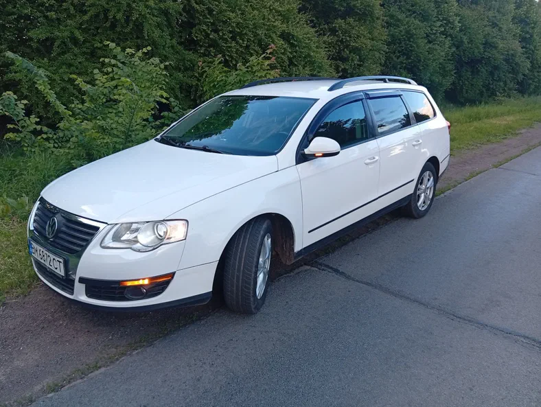 Volkswagen Passat 2010 - 1