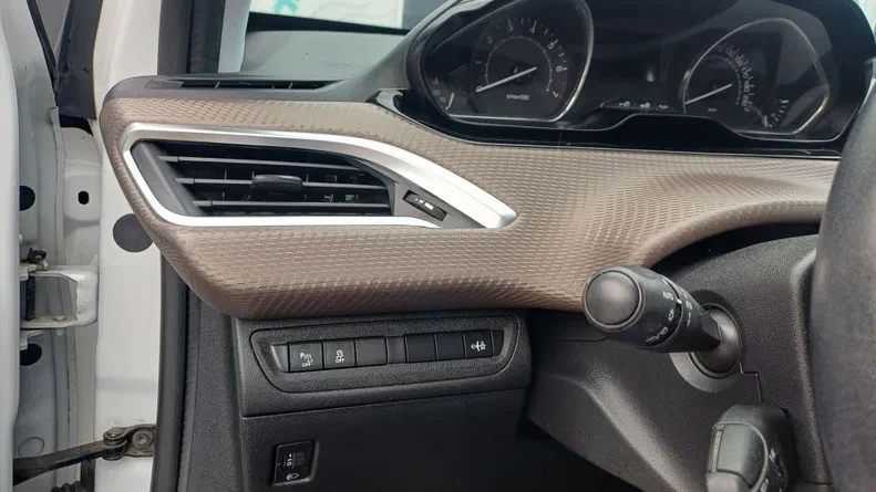 Peugeot 2008 2014 - 38