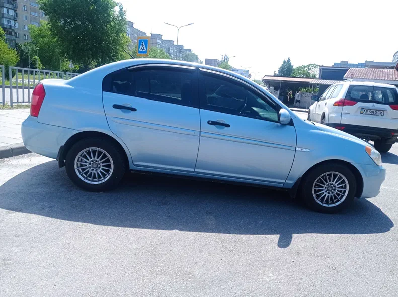 Hyundai Accent 2008 - 3
