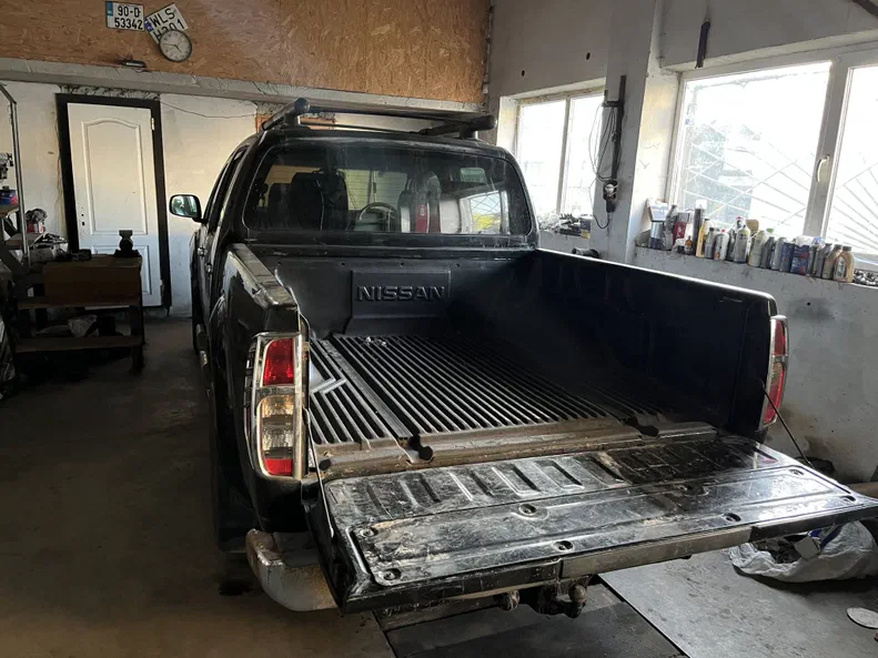 Nissan Navara (Frontier) 2006 - 8