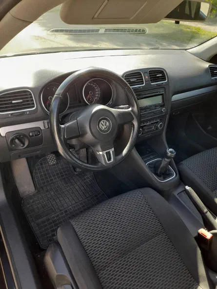 Volkswagen Golf 2010 - 4