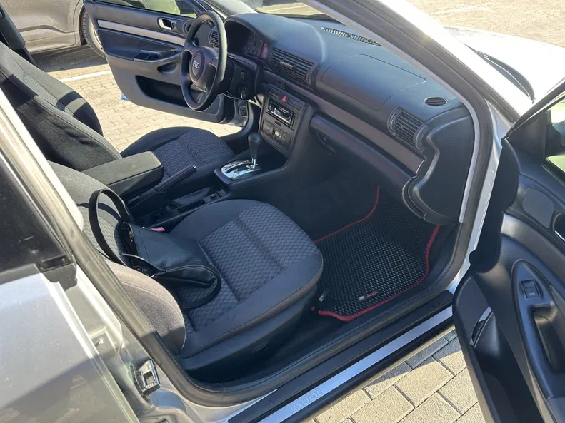 Audi A4 1999 - 5
