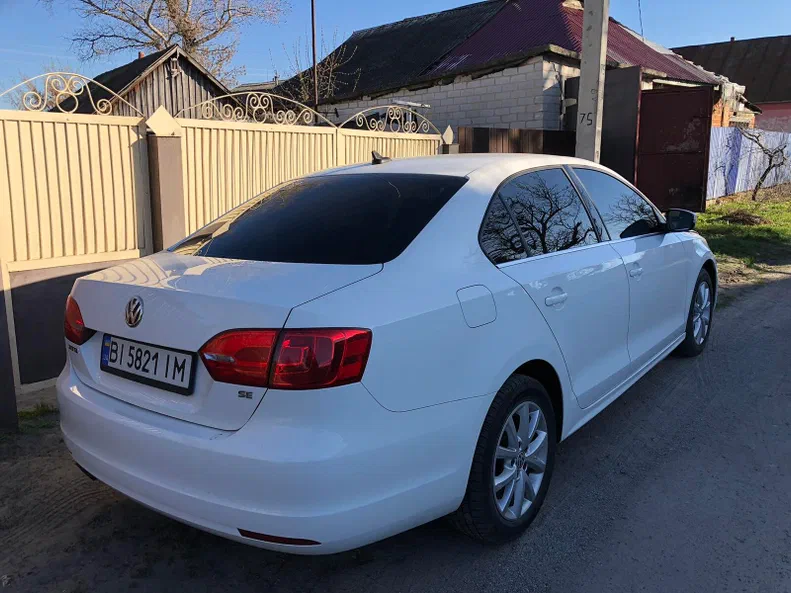 Volkswagen Jetta 2013 - 3
