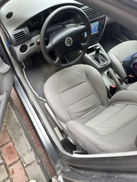 Volkswagen Passat 2004 - 5