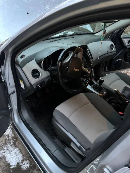 Chevrolet Cruze 2009 - 24
