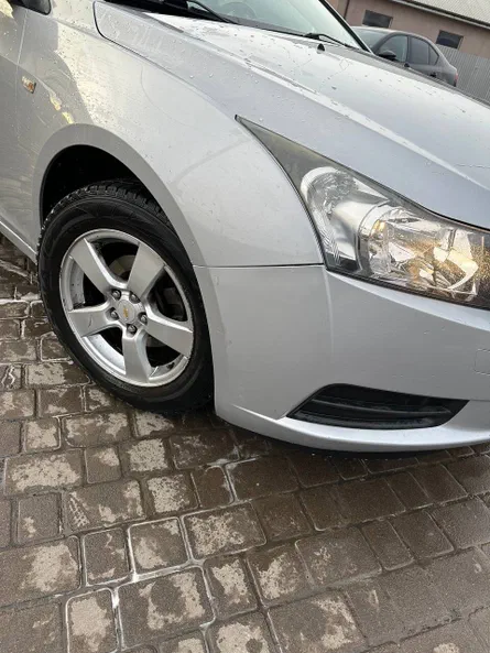 Chevrolet Cruze 2009 - 16