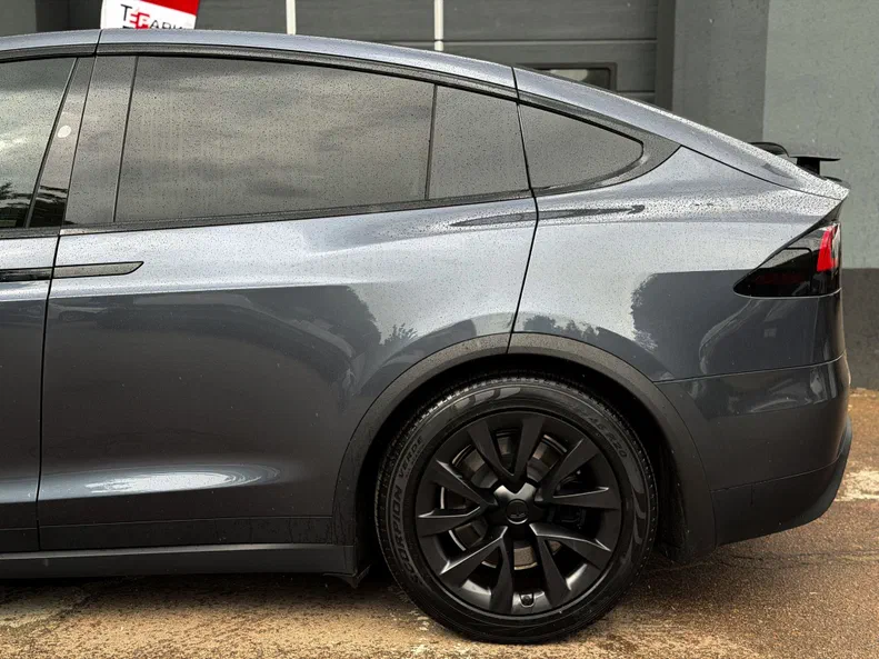 Tesla Model X 2023 - 14