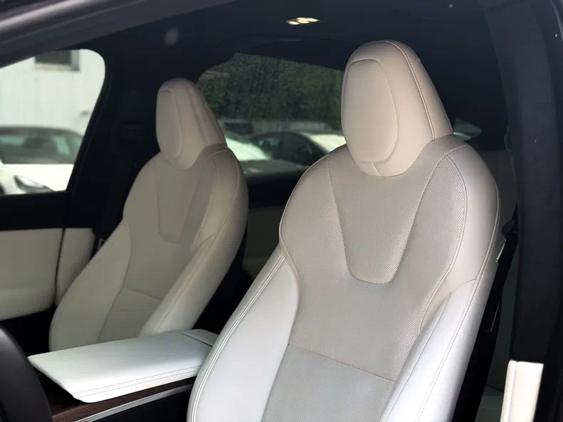 Tesla Model X 2023 - 27