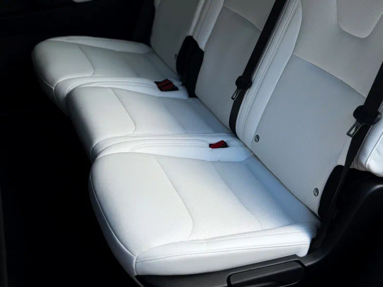 Tesla Model X 2023 - 29