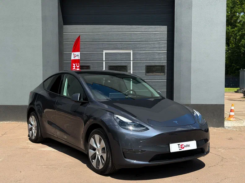 Tesla Model Y 2023 - 4