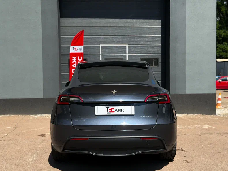 Tesla Model Y 2023 - 7