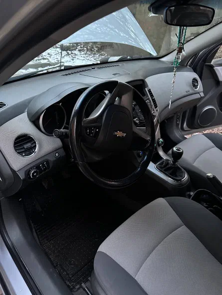 Chevrolet Cruze 2009 - 23