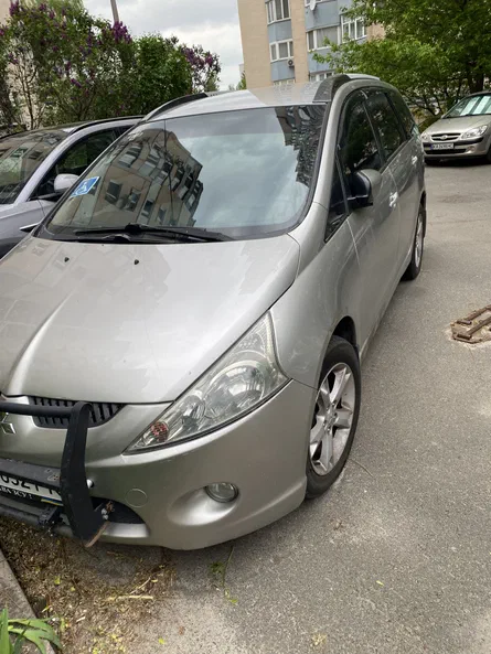 Mitsubishi Grandis 2008 - 1