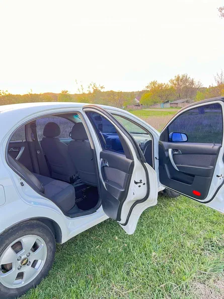 Chevrolet Aveo 2011 - 5