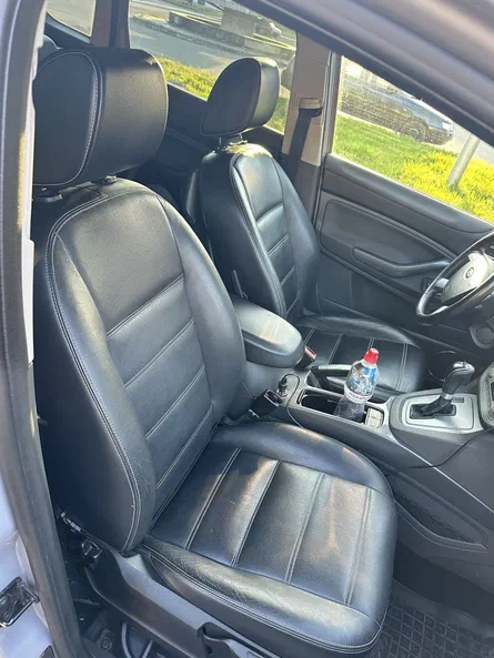 Ford Kuga 2011 - 7