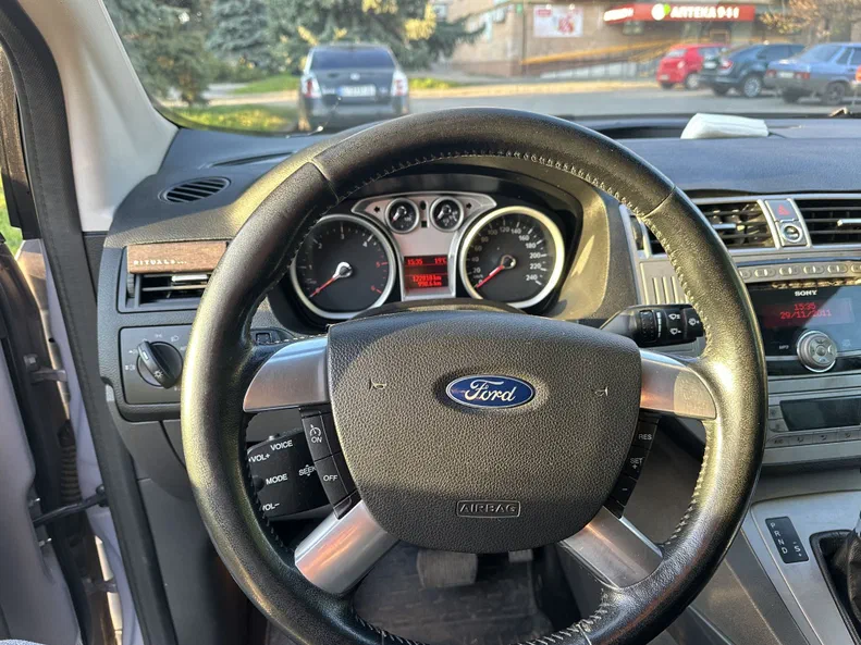Ford Kuga 2011 - 5