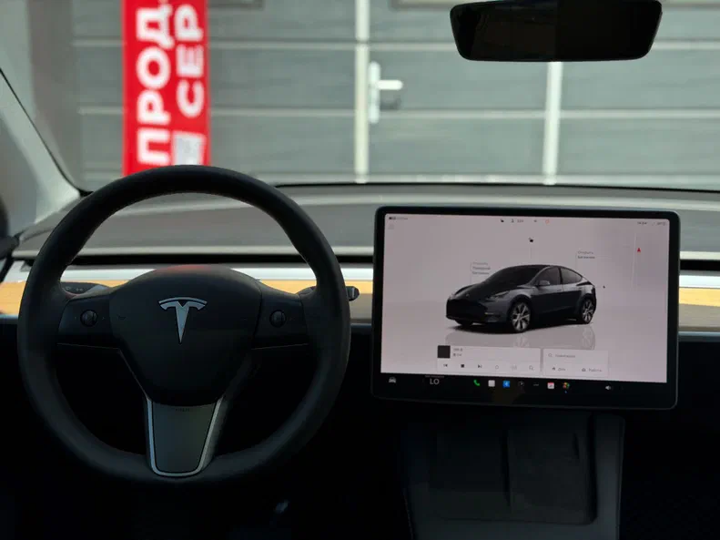 Tesla Model Y 2023 - 13