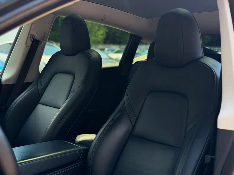 Tesla Model Y 2023 - 21