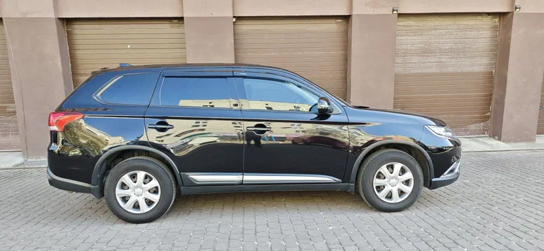 Mitsubishi Outlander 2018 - 3
