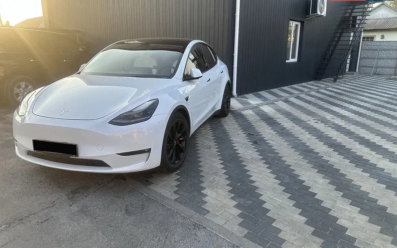 Tesla Model Y 2022 - 5