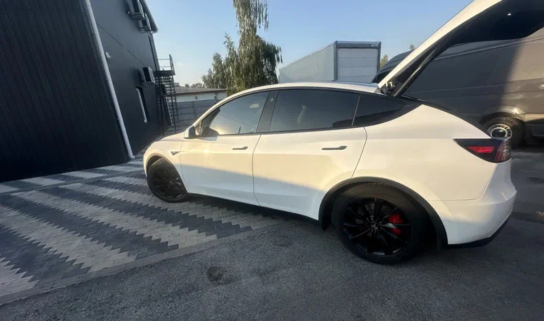 Tesla Model Y 2022 - 4