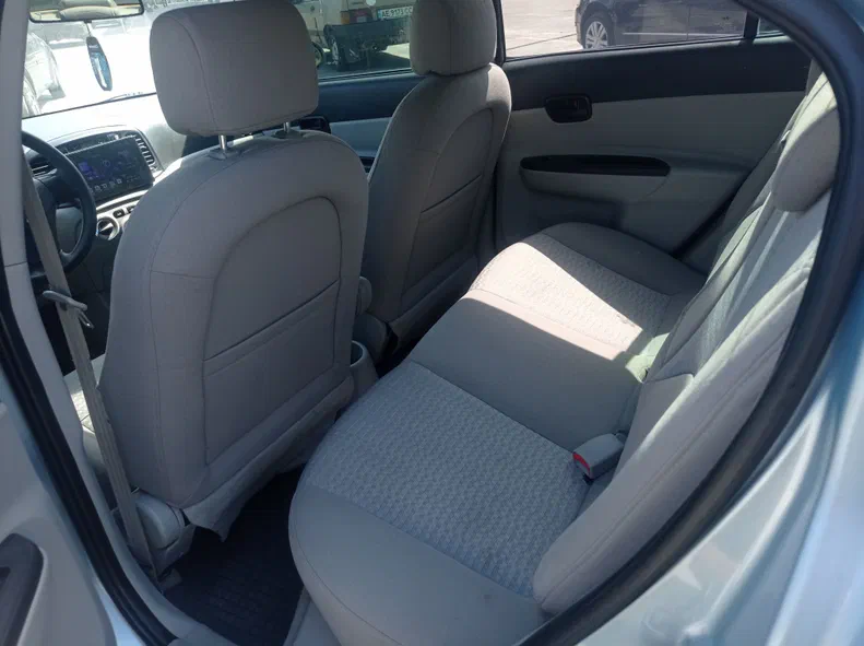 Hyundai Accent 2008 - 10