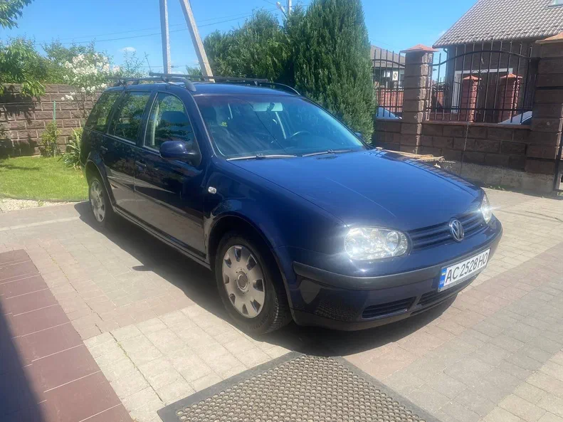 Volkswagen Golf 2005 - 1