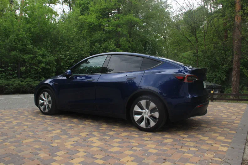 Tesla Model Y 2022 - 6
