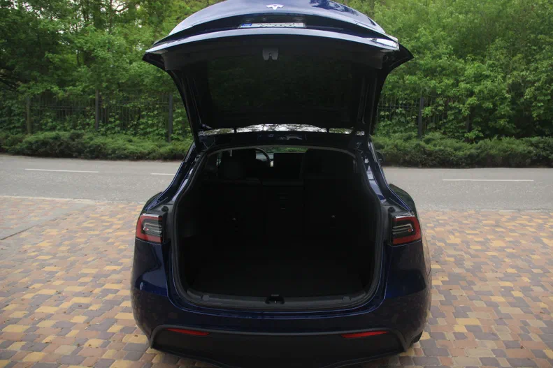 Tesla Model Y 2022 - 13