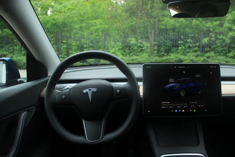 Tesla Model Y 2022 - 12