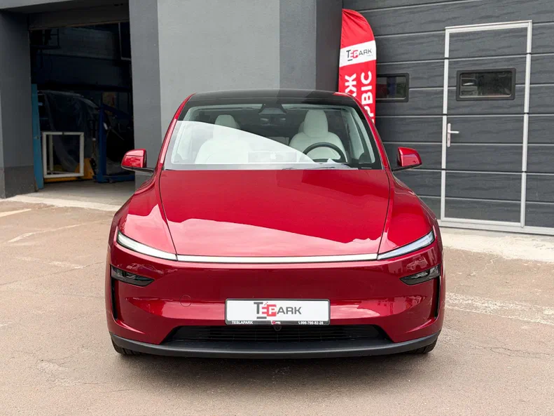 Tesla Model Y 2025 - 15