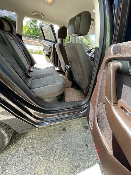 Volkswagen Passat 2011 - 21