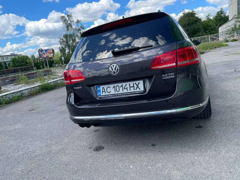 Volkswagen Passat 2011 - 9