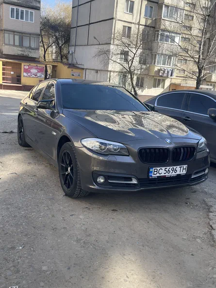 BMW 5 серія 2011 - 4