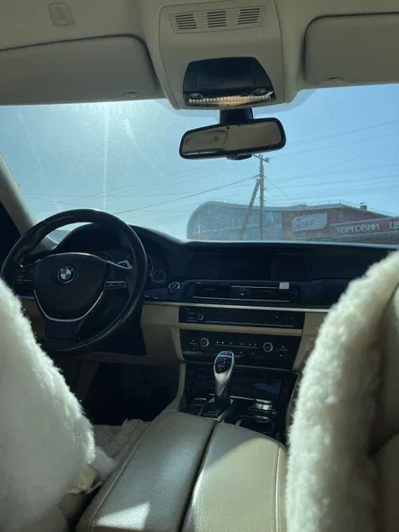 BMW 5 серія 2011 - 11
