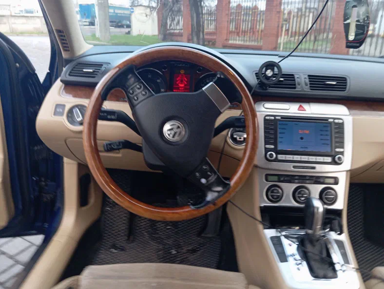 Volkswagen Passat 2006 - 13