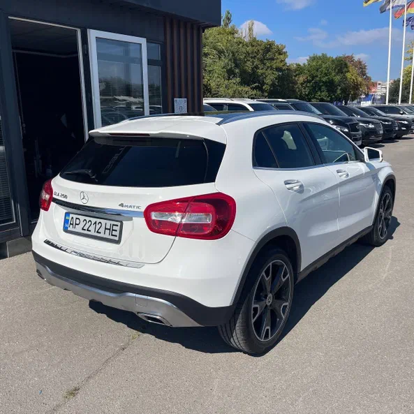 Mercedes-Benz GLA 2019 - 2