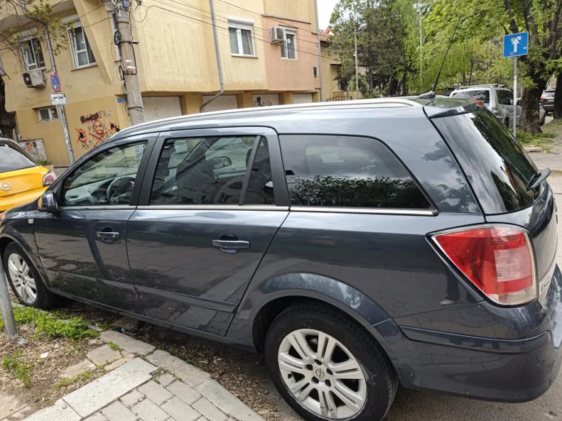 Opel Astra 2008 - 4