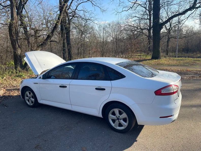 Ford Mondeo 2011 - 5