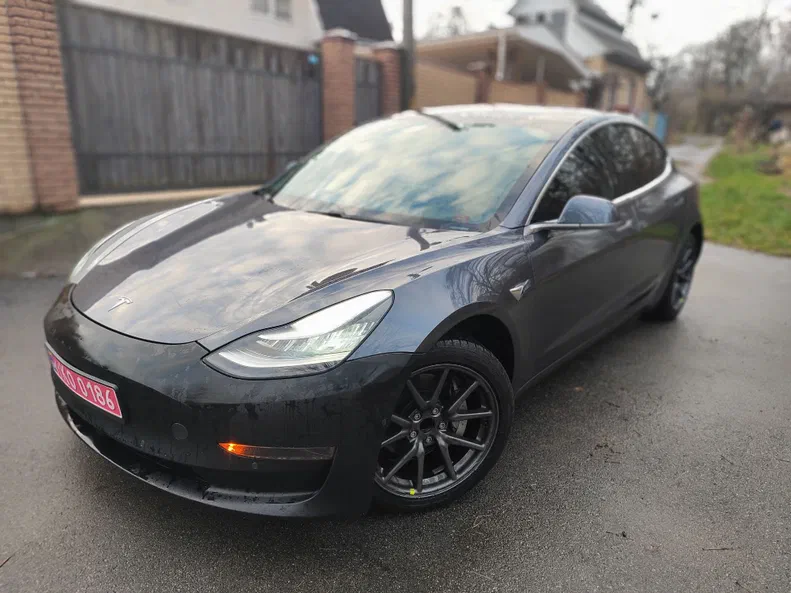 Tesla Model 3 2020