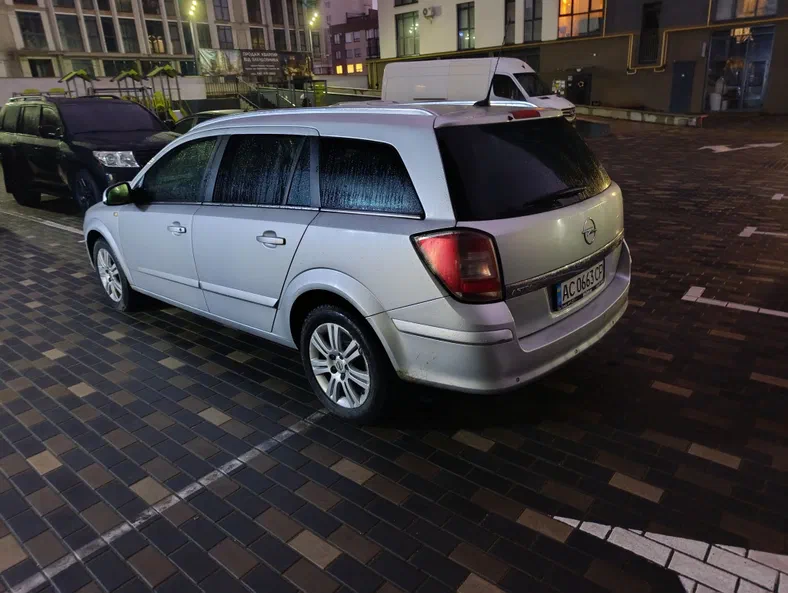 Opel Astra 2010 - 14