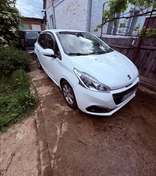 Peugeot 208 2019 - 5