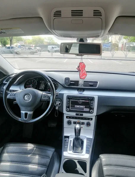 Volkswagen Passat CC 2012 - 17