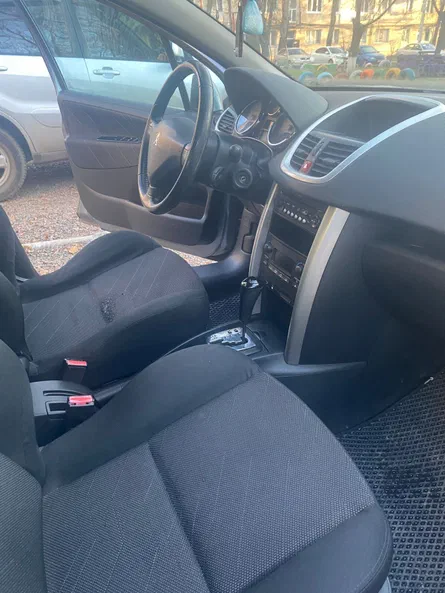 Peugeot 207 2008 - 5